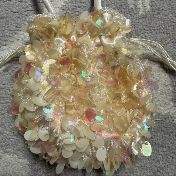 Jessica McClintock Satin Lined Beaded Sequin Yellow Ivory Drawstring Mini Bag - Picture 4 of 8